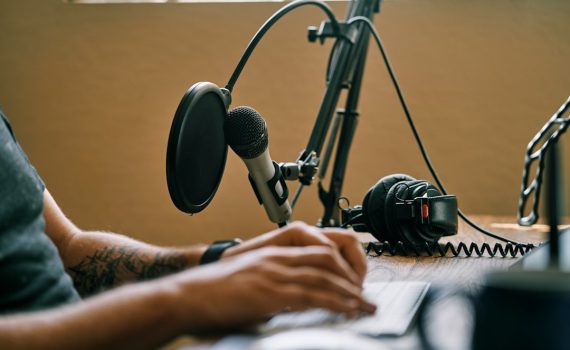 „Podcast-Familienfahrt: Musik, Kultur & Gespräche unterwegs“