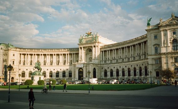„2‑Tage‑Kurztrip: Wien–Salzburg bequem erkunden“