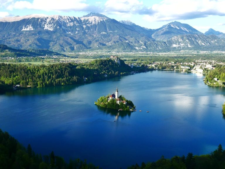 Photo Mountains, Castle